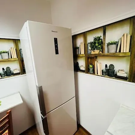 1bd Near Lions' Bridge + Desk Sofia