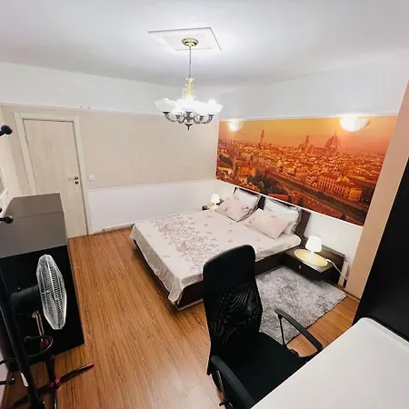 1bd Near Lions' Bridge + Desk Sofia