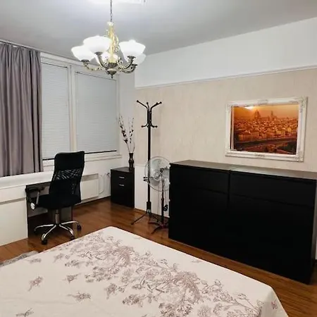 Апартамент 1bd Near Lions' Bridge + Desk София